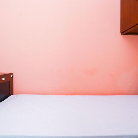 Oyo Life 2309 Kost Si Mbok Vivi Hotel Surabaya Bagian luar foto