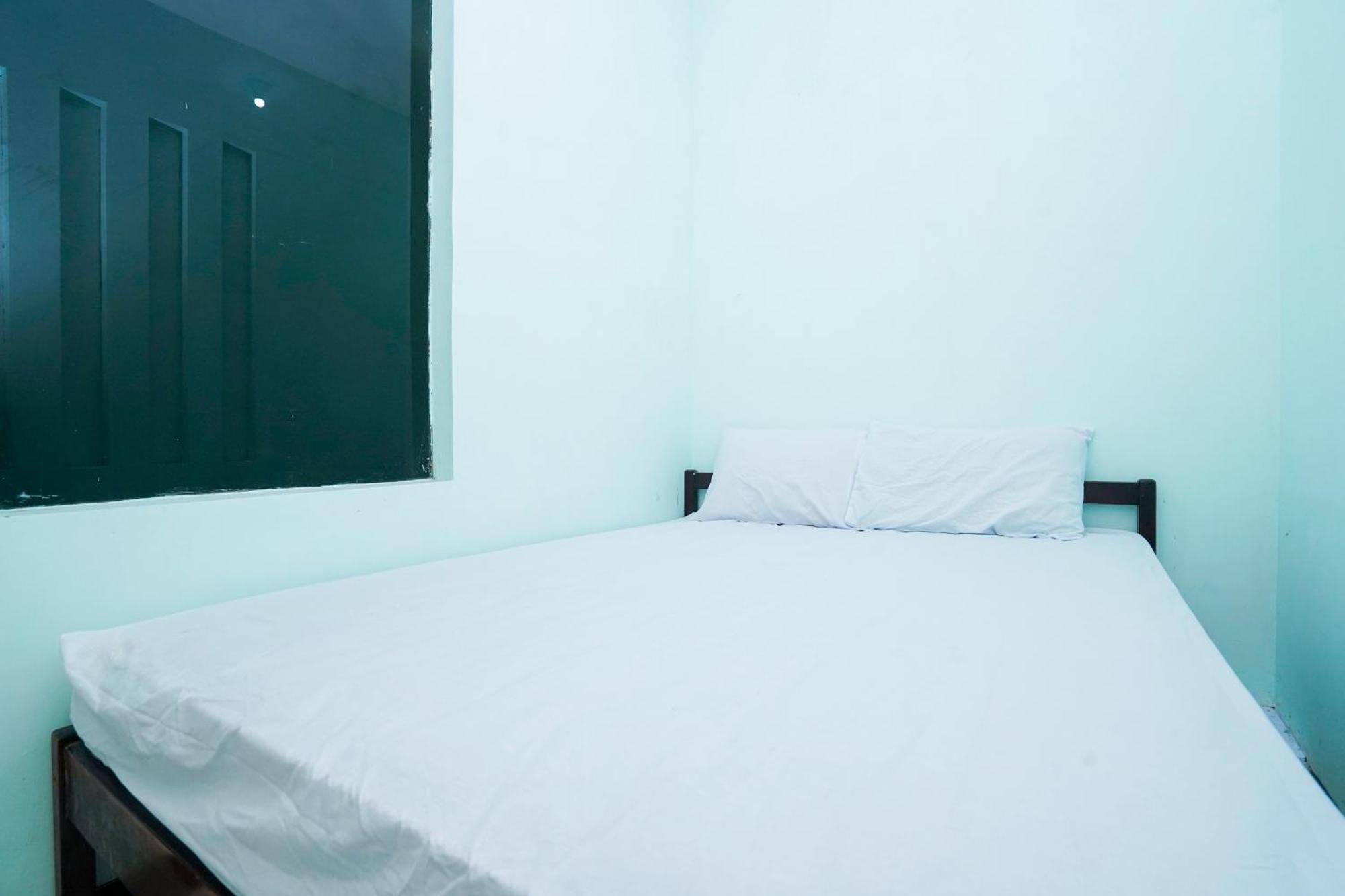 Oyo Life 2309 Kost Si Mbok Vivi Hotel Surabaya Bagian luar foto